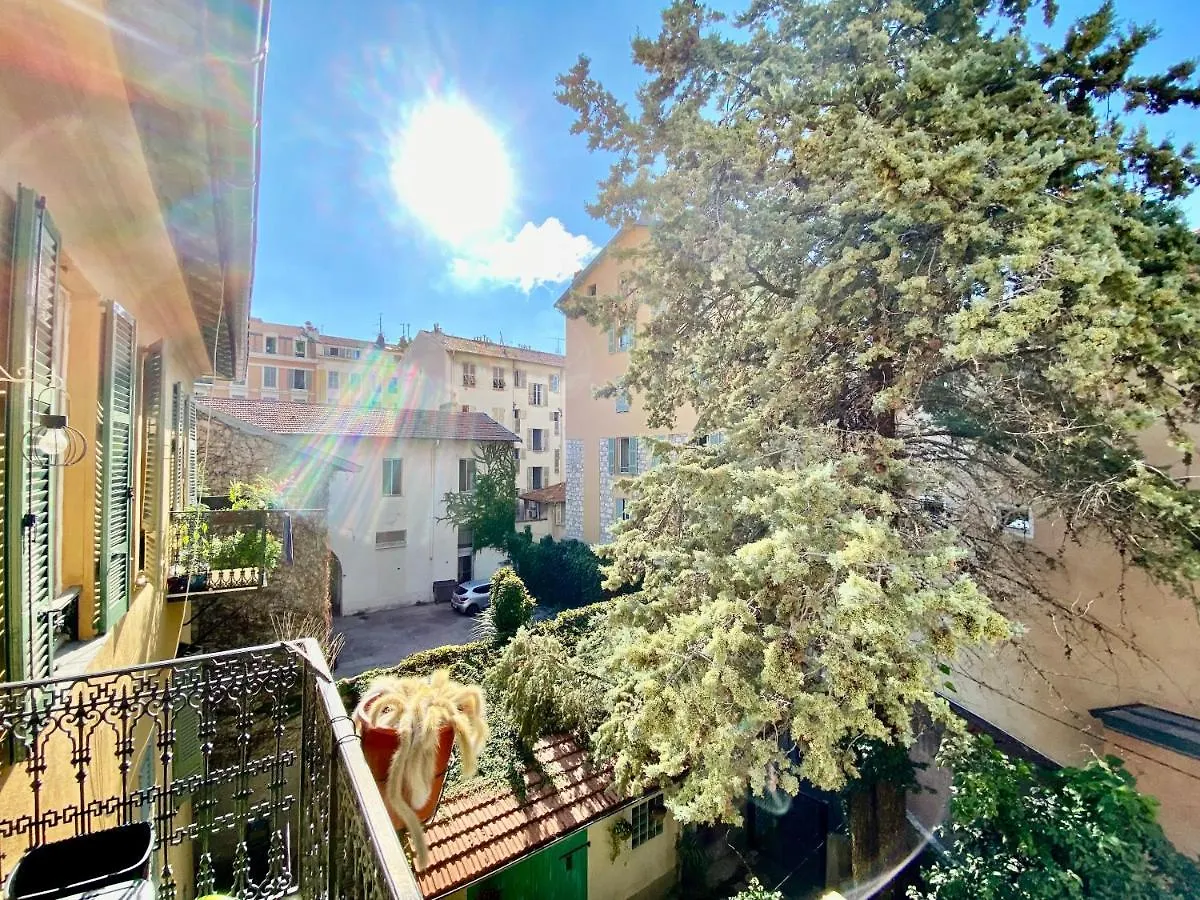 Lovely & Sunny Loft Heart Of Nice With A/C!