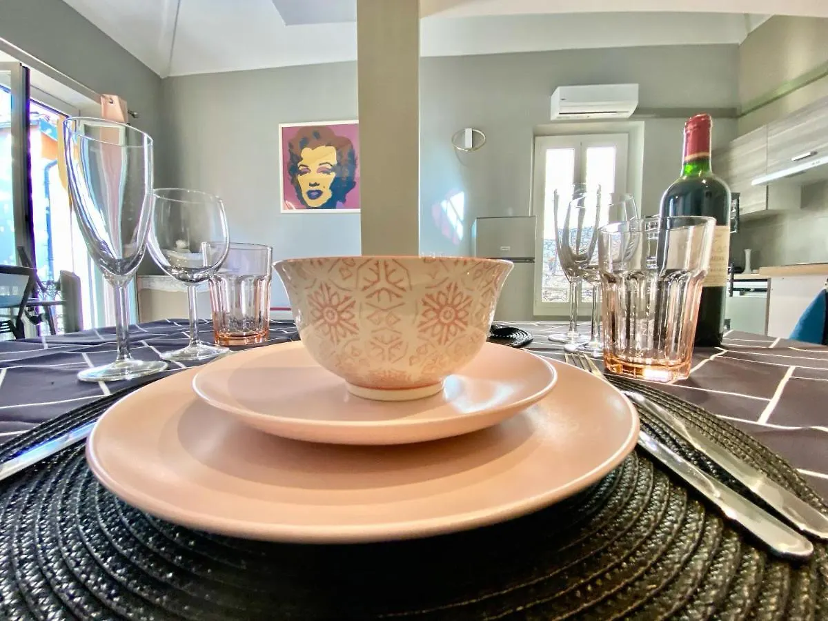 Lovely & Sunny Loft Heart Of Nice With A/C!